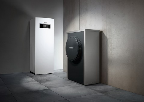 La Logatherm WLW196i AR S+ existe également avec un boiler intégré pour plus d’eau chaude.