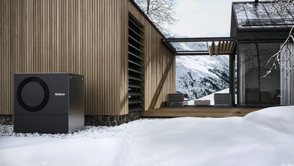 Warmtepomp in de sneeuw