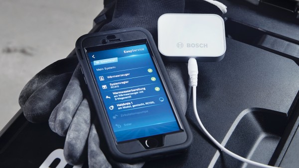 Buderus Smart Service Key, votre partenaire digitale pour la mise en service et la lecture des chaudières mazout et gaz Buderus.