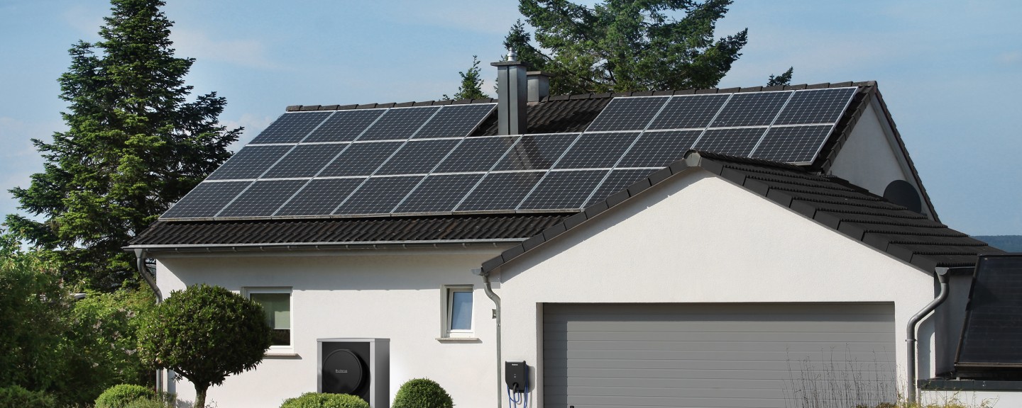Moderný dom s fotovoltikou a tepelným čerpadlom